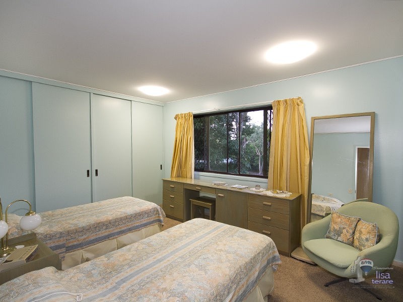 2 Mitchell Court, Mount Ommaney QLD 4074