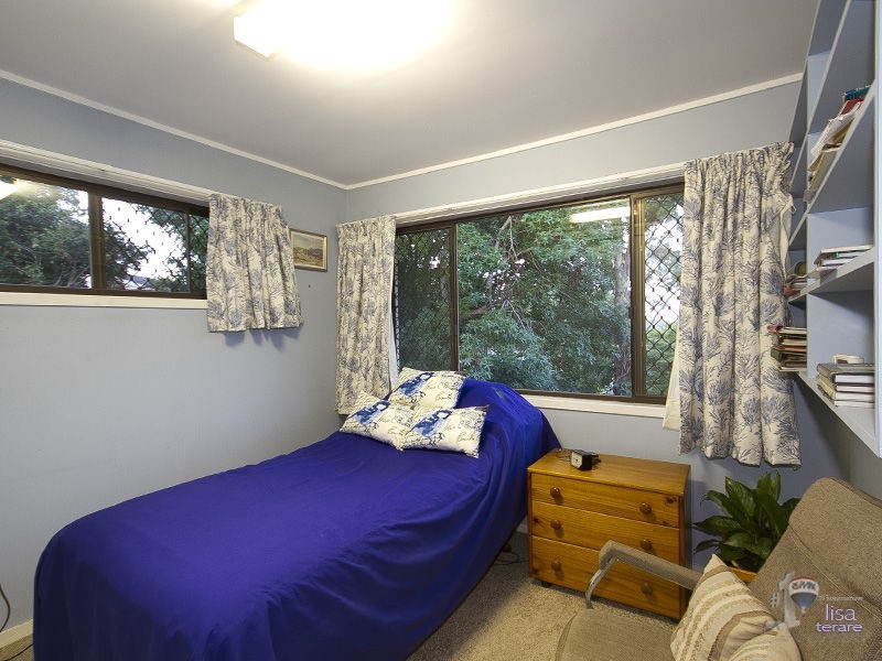 2 Mitchell Court, Mount Ommaney QLD 4074