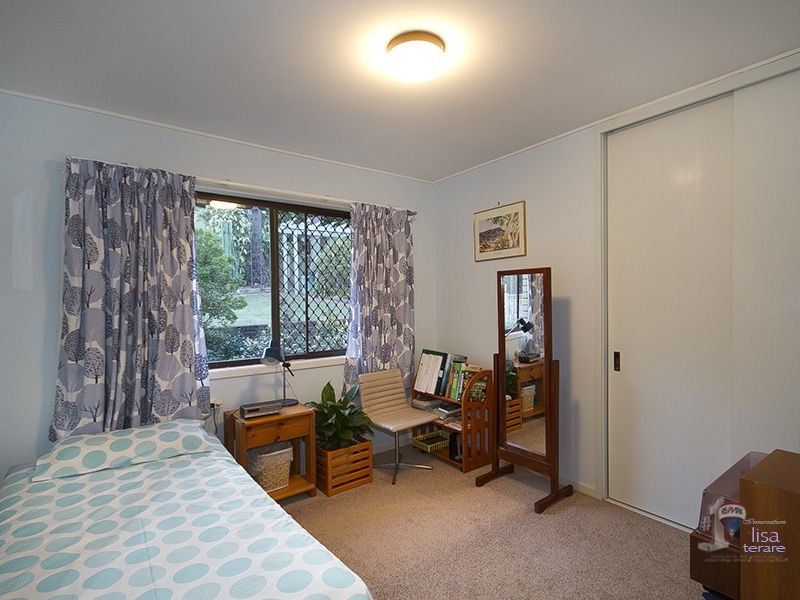 2 Mitchell Court, Mount Ommaney QLD 4074