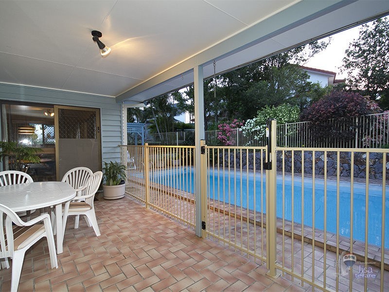 2 Mitchell Court, Mount Ommaney QLD 4074