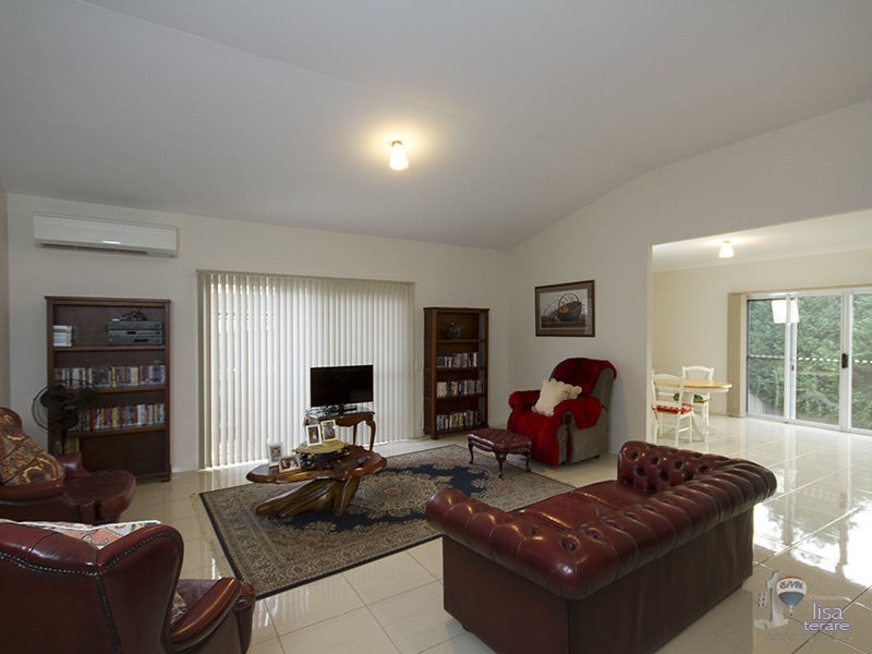 13 Rivervista Street, Riverhills QLD 4074