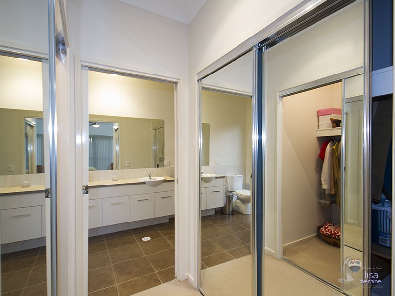 13 Rivervista Street, Riverhills QLD 4074