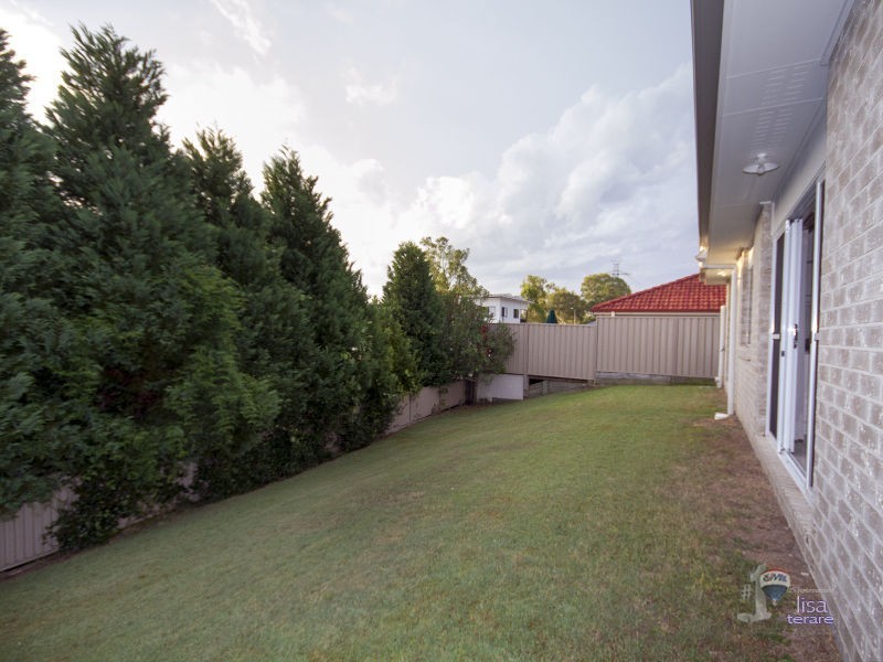 13 Rivervista Street, Riverhills QLD 4074