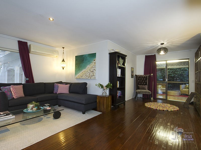 3 Halyard Street, Jamboree Heights QLD 4074