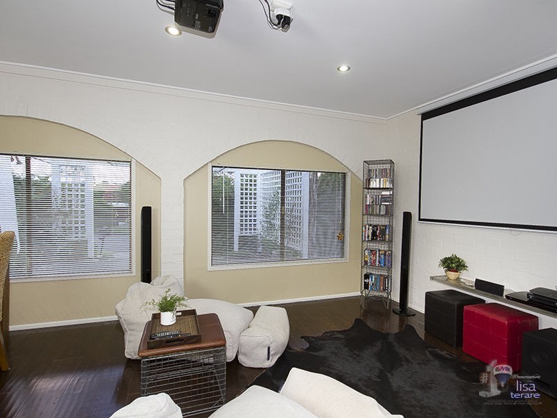 3 Halyard Street, Jamboree Heights QLD 4074