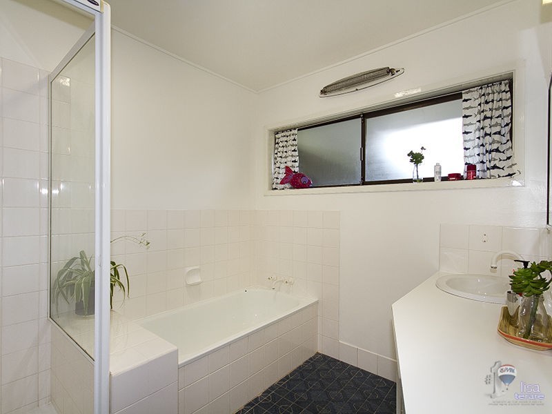 3 Halyard Street, Jamboree Heights QLD 4074