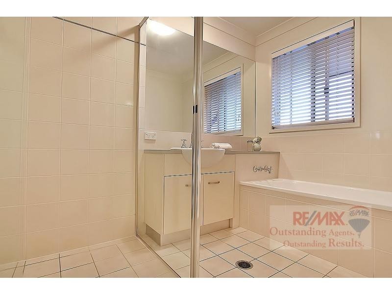 1/88 Greenway Circuit, Mount Ommaney QLD 4074