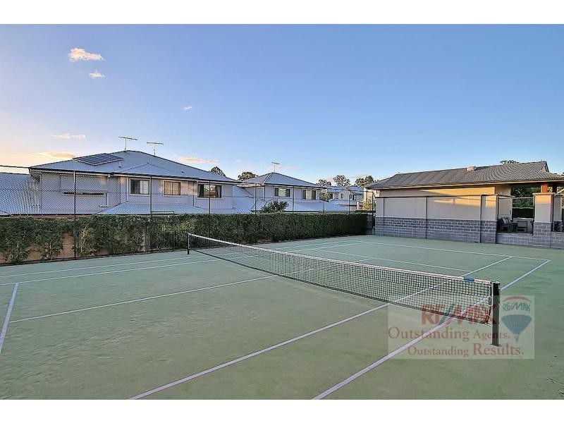 1/88 Greenway Circuit, Mount Ommaney QLD 4074