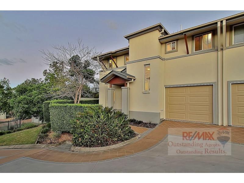 1/88 Greenway Circuit, Mount Ommaney QLD 4074