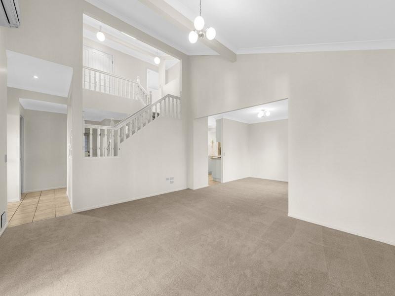 1/15 Abel Smith Crescent, Mount Ommaney QLD 4074