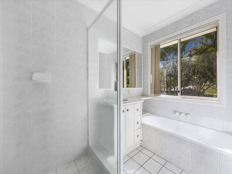 1/15 Abel Smith Crescent, Mount Ommaney QLD 4074