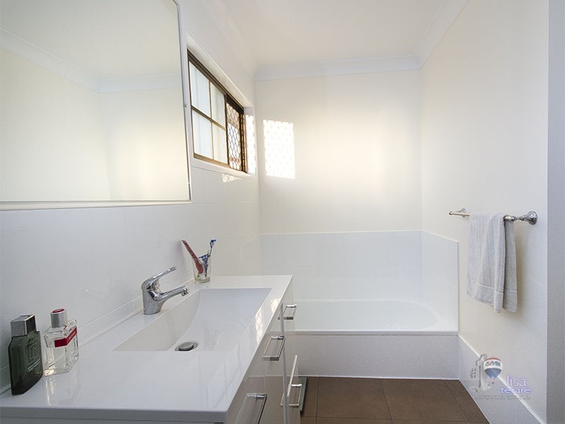 24 Maribor Street, Westlake QLD 4074