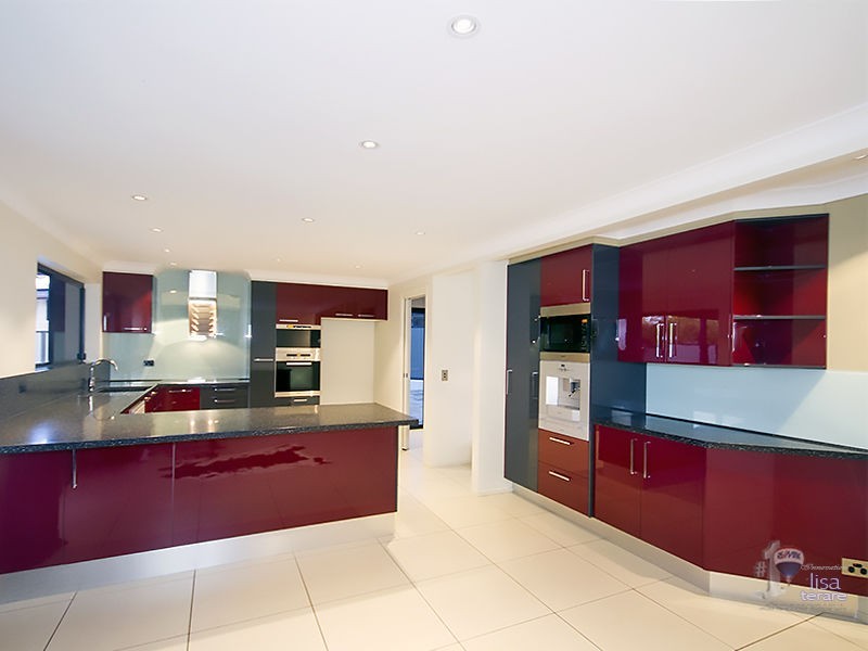 9 Maribor Street, Westlake QLD 4074