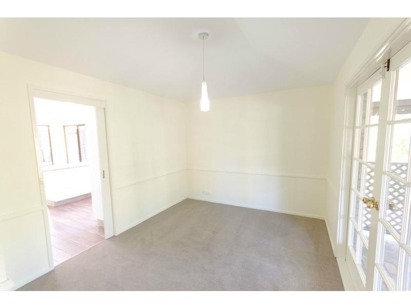 3 Avondale Road, Sinnamon Park QLD 4073