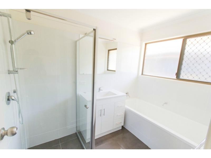 3 Avondale Road, Sinnamon Park QLD 4073