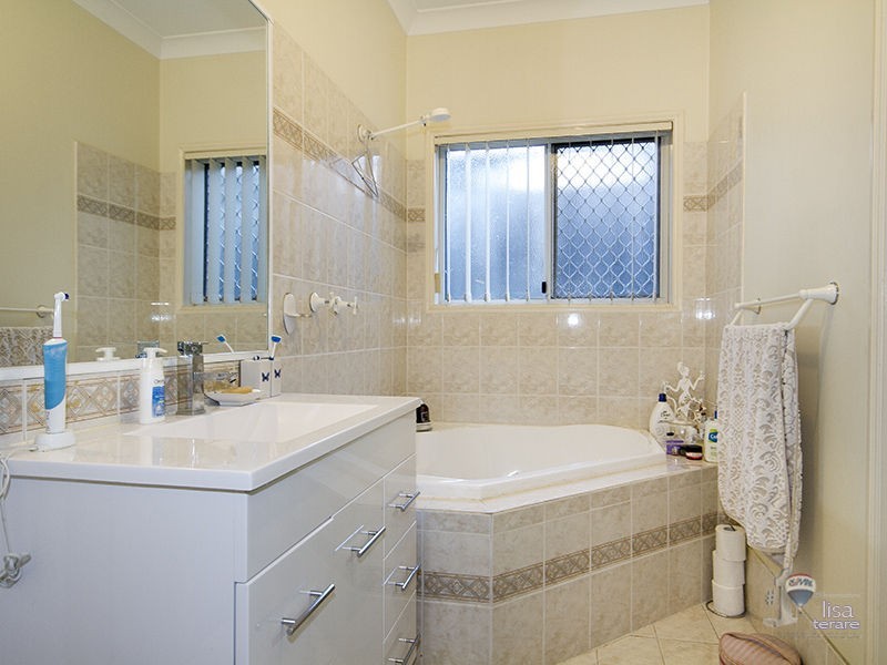 18 Toolara Circuit, Forest Lake QLD 4078
