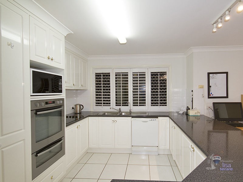 2 Everard Street, Westlake QLD 4074