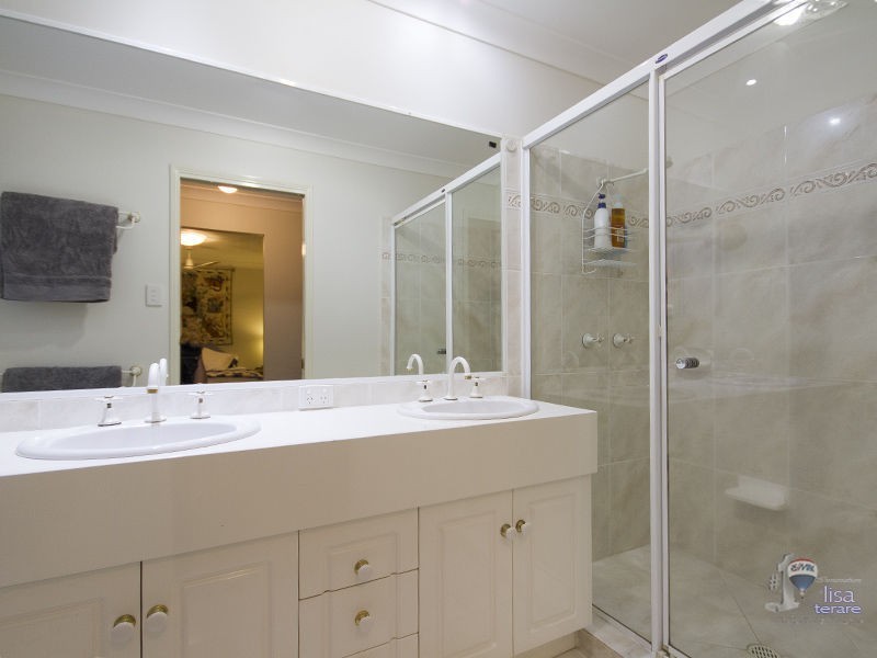 2 Everard Street, Westlake QLD 4074