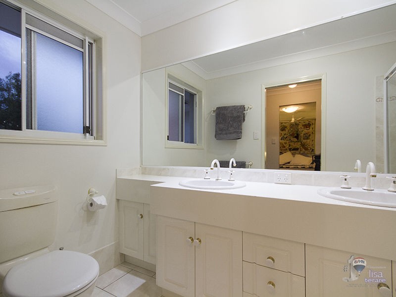 2 Everard Street, Westlake QLD 4074