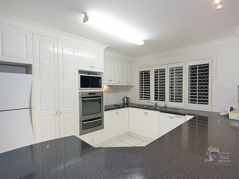 2 Everard Street, Westlake QLD 4074