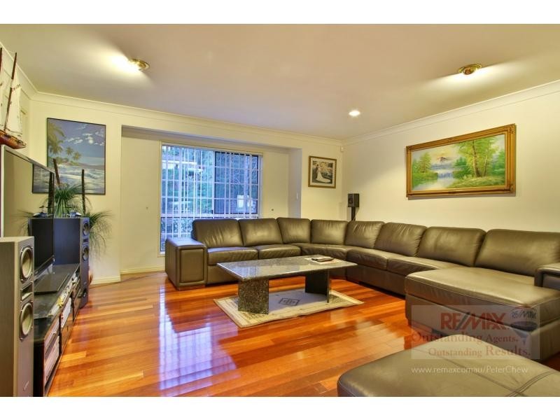 58 Hannah Street, Mount Ommaney QLD 4074