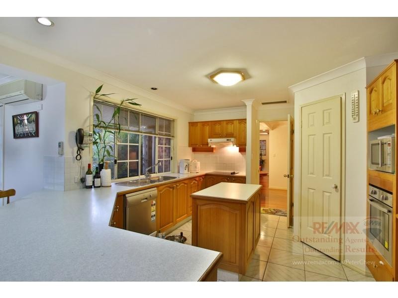 58 Hannah Street, Mount Ommaney QLD 4074