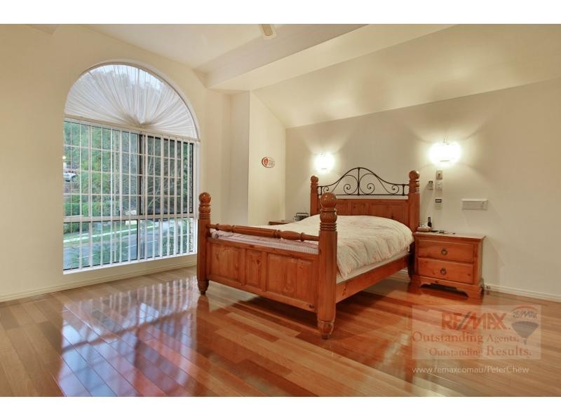 58 Hannah Street, Mount Ommaney QLD 4074