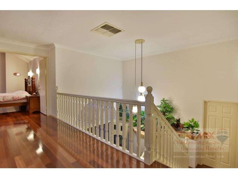 58 Hannah Street, Mount Ommaney QLD 4074