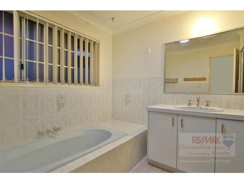 58 Hannah Street, Mount Ommaney QLD 4074