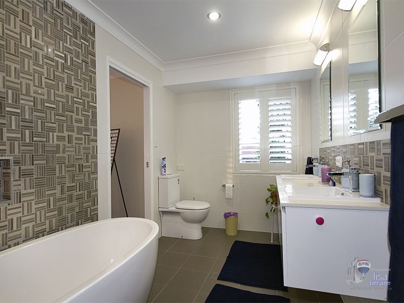 1 Gidgi Close, Westlake QLD 4074