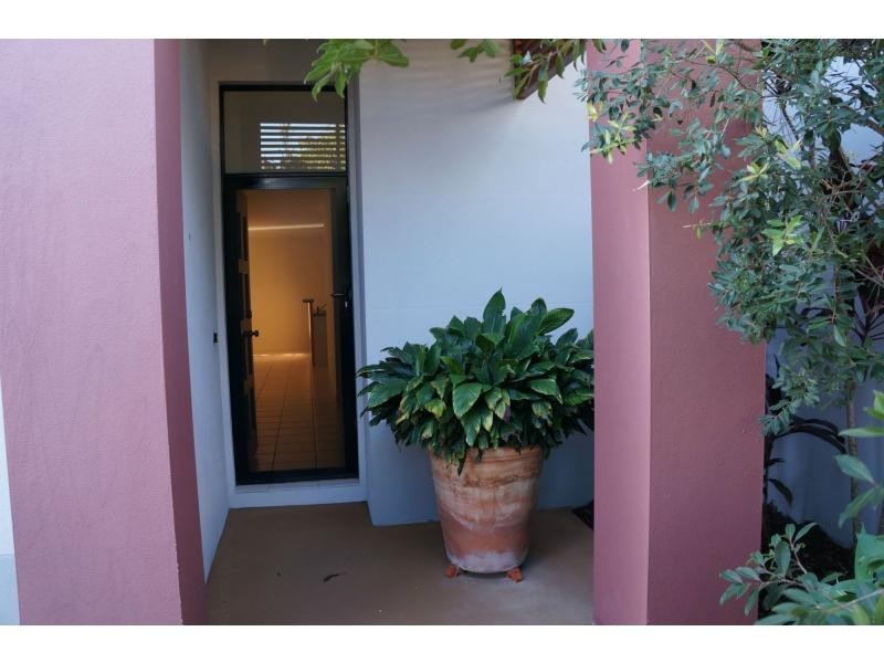 20 Central Avenue, Mount Ommaney QLD 4074