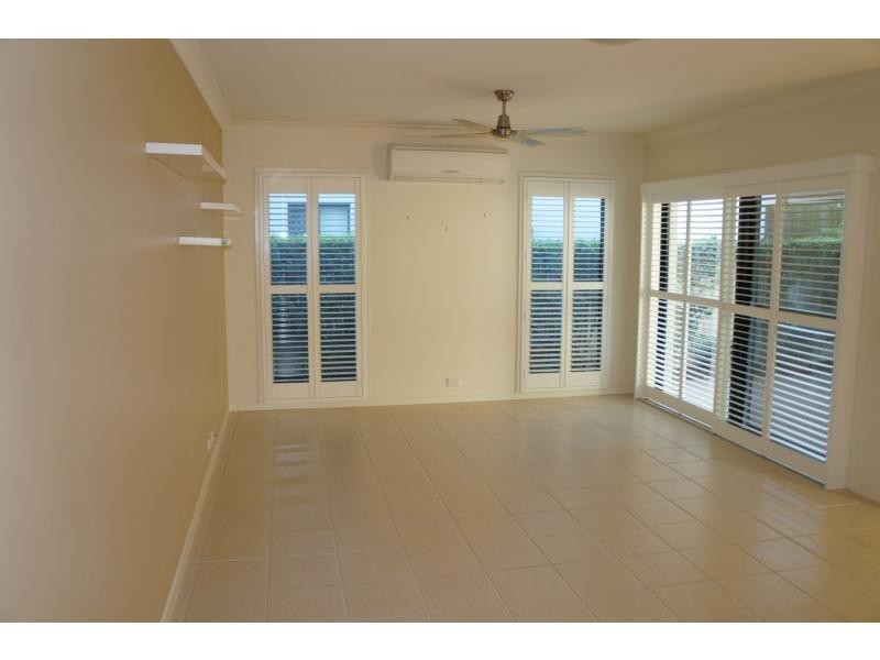 20 Central Avenue, Mount Ommaney QLD 4074