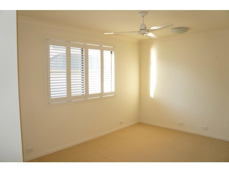 20 Central Avenue, Mount Ommaney QLD 4074