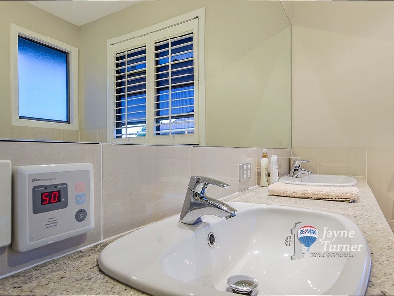 Sinnamon Park QLD 4073