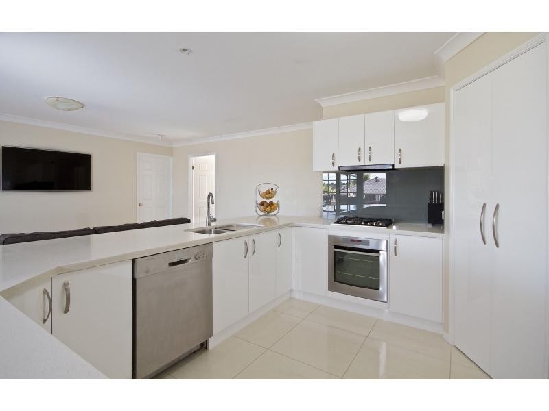 106 Glen Ross Road, Sinnamon Park QLD 4073