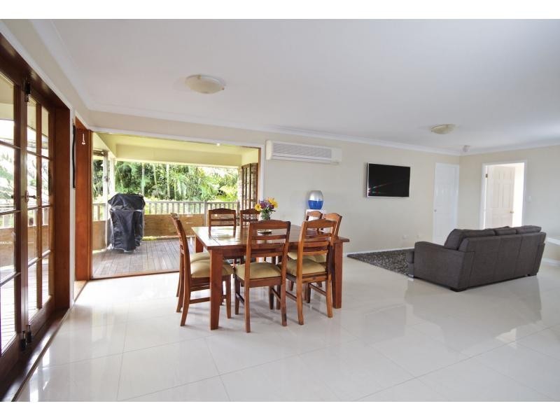 106 Glen Ross Road, Sinnamon Park QLD 4073