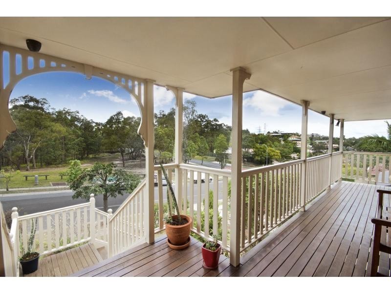 106 Glen Ross Road, Sinnamon Park QLD 4073