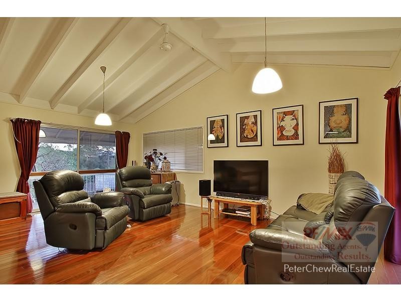 9 Fairweather Street, Kenmore QLD 4069