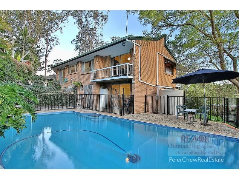 9 Fairweather Street, Kenmore QLD 4069