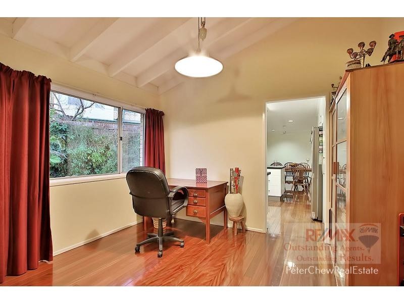 9 Fairweather Street, Kenmore QLD 4069