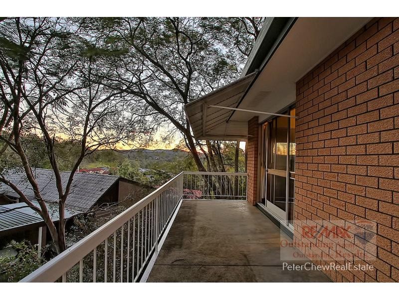 9 Fairweather Street, Kenmore QLD 4069