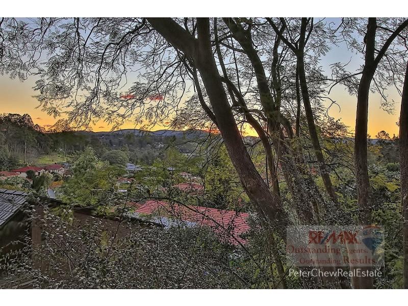 9 Fairweather Street, Kenmore QLD 4069