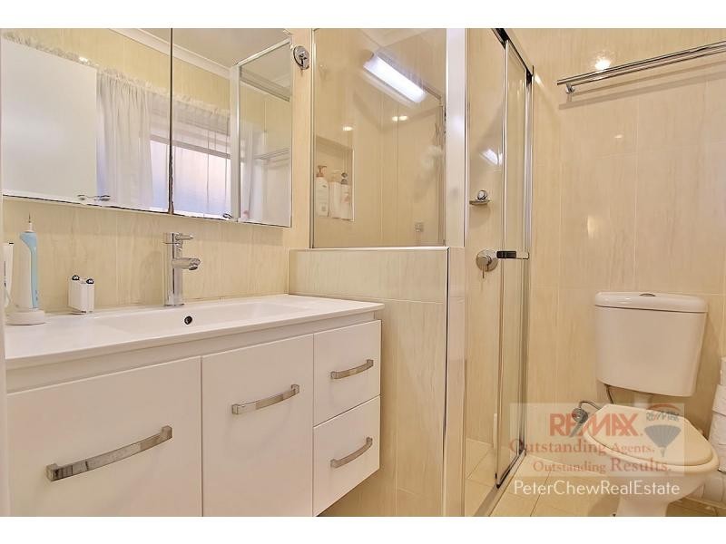 9 Fairweather Street, Kenmore QLD 4069