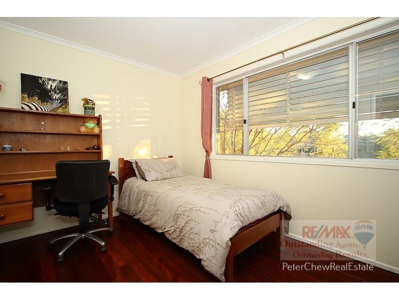 9 Fairweather Street, Kenmore QLD 4069