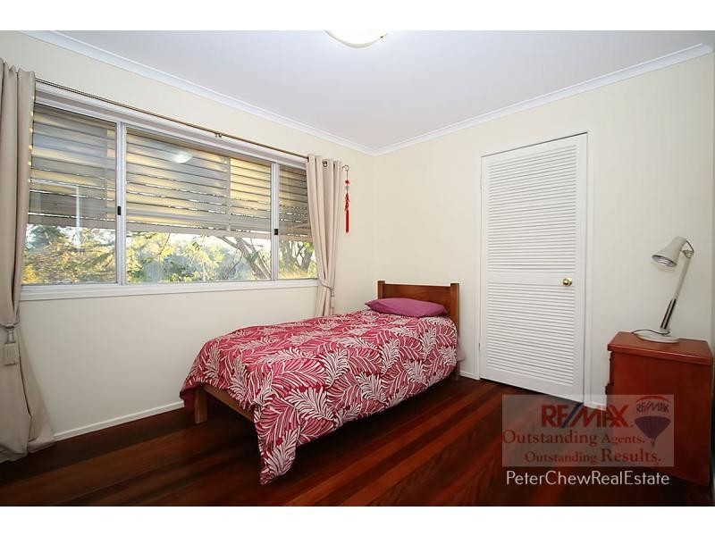 9 Fairweather Street, Kenmore QLD 4069