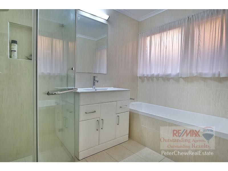 9 Fairweather Street, Kenmore QLD 4069