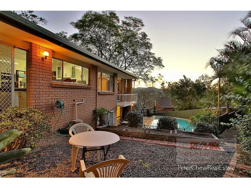 9 Fairweather Street, Kenmore QLD 4069