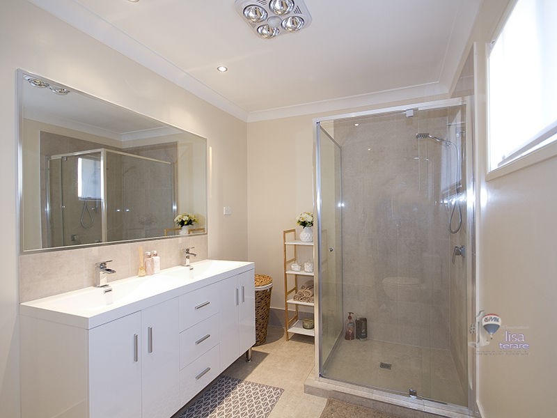 13 Tomkins Road, Riverhills QLD 4074