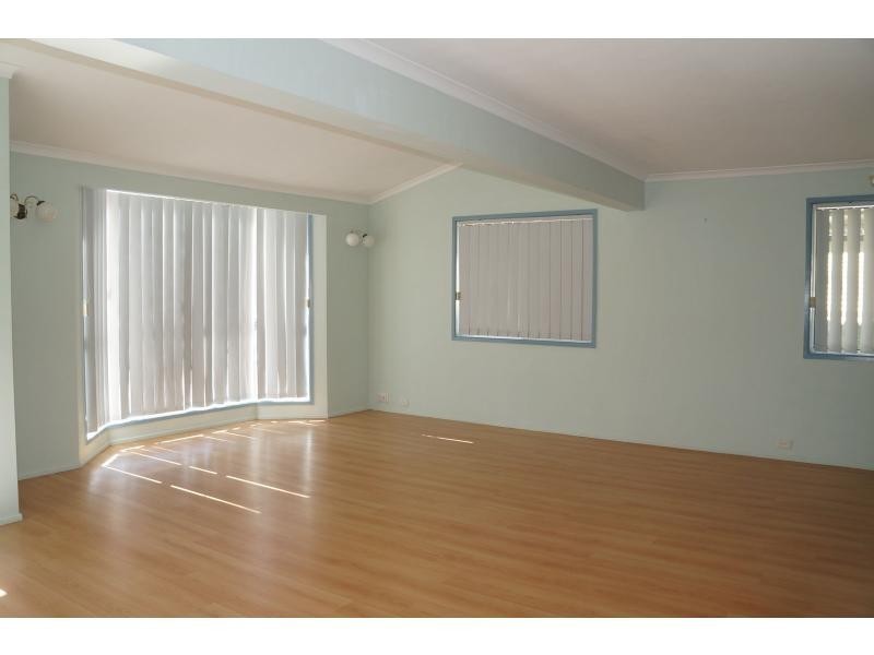 8 Serle Street, Middle Park QLD 4074