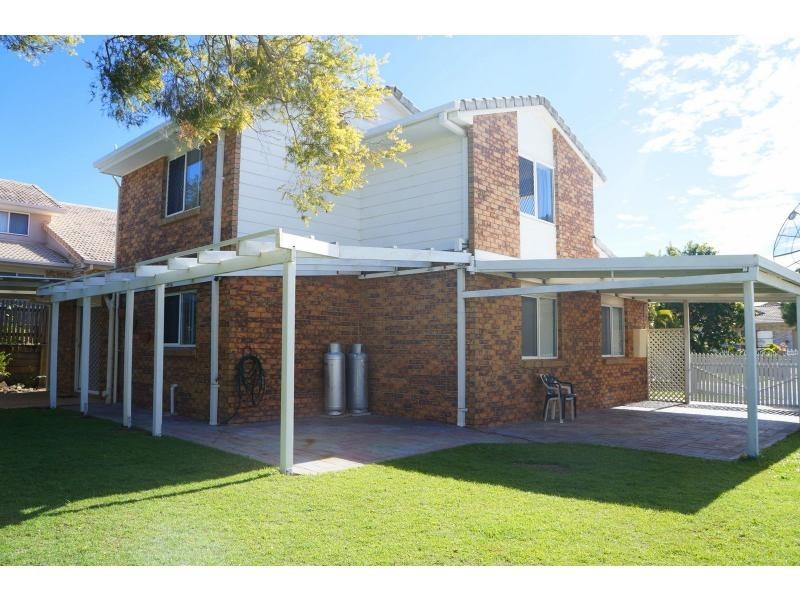 8 Serle Street, Middle Park QLD 4074